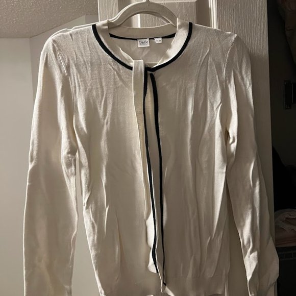 Twix Pussybow sweater - Picture 2 of 2